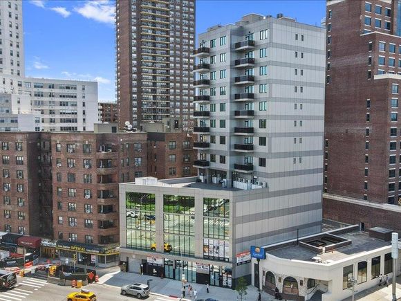 124 28 Queens Blvd. Unit 12C