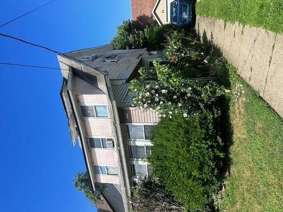 87 Roosevelt Place