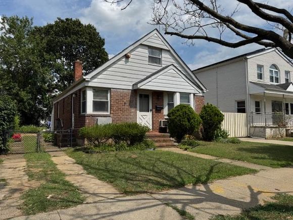 80 27 257th Street