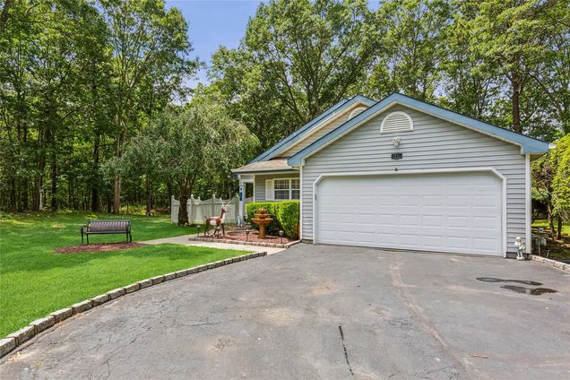 11 Westchester Court