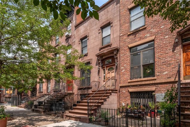 69 Monroe Street