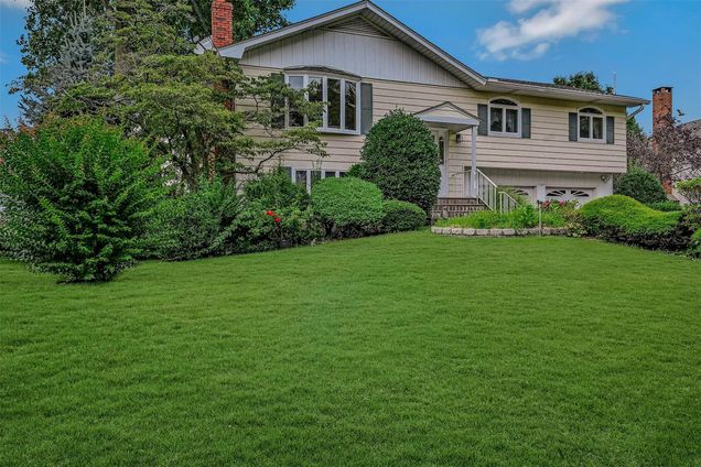 7 Lordly Court Kings Park, NY House Active - Photo 1 of 44. Opens carousel modal