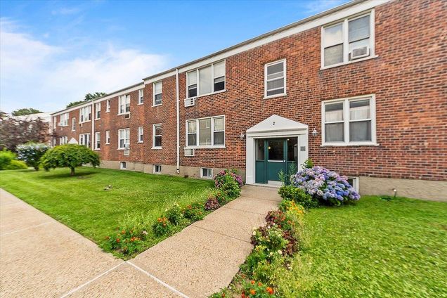 836 Palisade Avenue Unit D Yonkers, NY House Active - Photo 1 of 10. Opens carousel modal