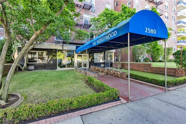 2580 Ocean Parkway Unit 2K Brooklyn, NY House Active - Photo 1 of 18. Opens carousel modal