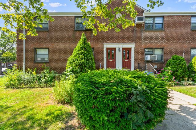 158 18 Cross Island Parkway Unit 6-7 Whitestone, NY House Active - Photo 1 of 20. Opens carousel modal