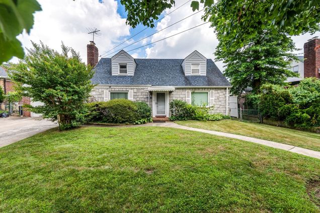 198 16 Mc Laughlin Avenue Holliswood, NY House Active - Photo 1 of 31. Opens carousel modal