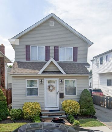 76 Oakley Avenue