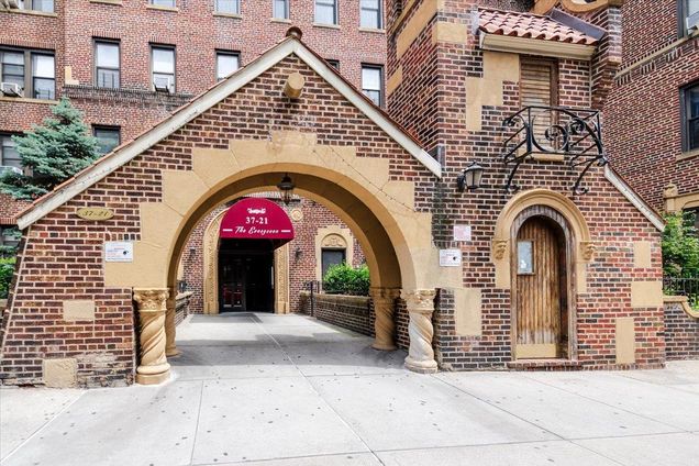 37 21 80th Street Unit 4-H