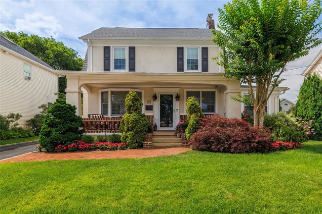 8 Windsor Place