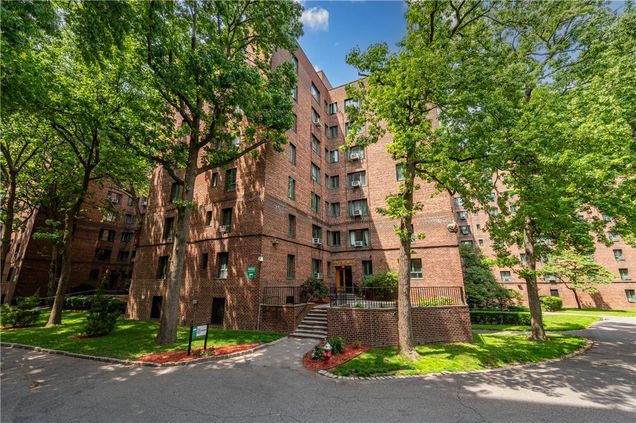 1460 Parkchester Road Unit MH Bronx, NY Condo Sold - Photo 1 of 1. Opens carousel modal