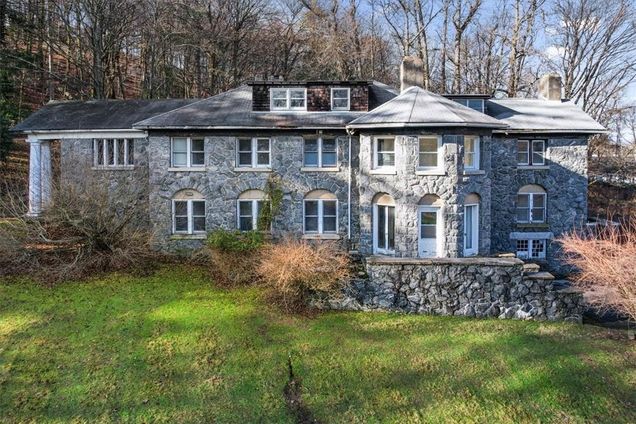 25 Browning Lane Aka 6 Gracemere Lane Tarrytown, NY Multifamily Sold - Photo 1 of 1. Opens carousel modal