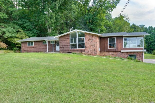 243 Hillcrest Lane Upper Brookville, NY House Sold - Photo 1 of 1. Opens carousel modal