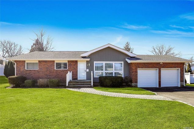 8 Serpentine Lane Old Bethpage, NY House Sold - Photo 1 of 1. Opens carousel modal