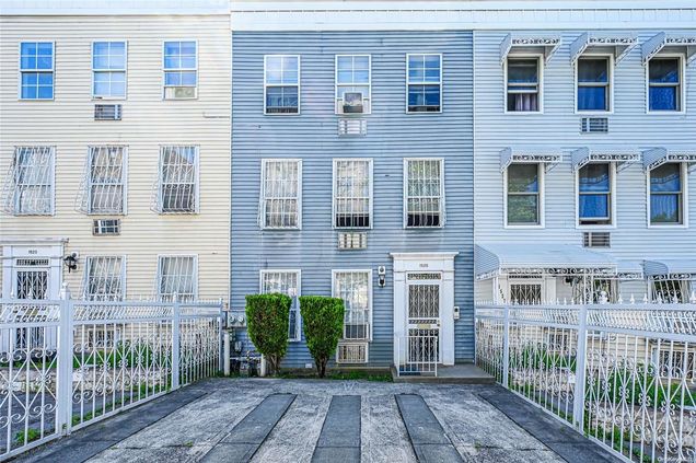1525 Popham Avenue Bronx, NY Multifamily Sold - Photo 1 of 1. Opens carousel modal