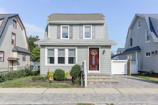 7 Evergreen Drive Lindenhurst, NY House Sold - Photo 1 of 1. Opens carousel modal