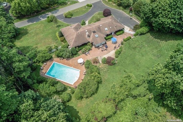 8 Cedar Lane Sands Point, NY House Sold - Photo 1 of 1. Opens carousel modal
