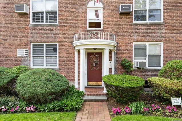221 Middle Neck Road Unit H5 Great Neck, NY House Sold - Photo 1 of 1. Opens carousel modal