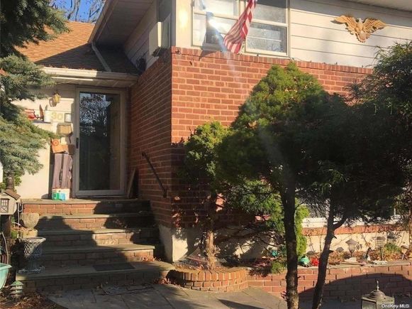 330 Ellison Ave