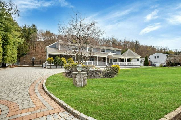 26 Clipper Drive