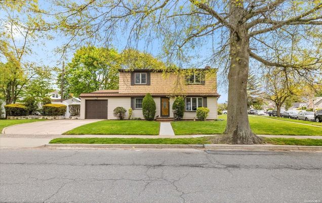 1387 Forest Avenue North Baldwin, NY House Sold - Photo 1 of 1. Opens carousel modal
