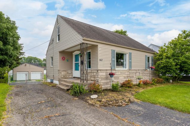 967 Ridgelawn Avenue Newark, OH House Sold - Photo 1 of 40. Opens carousel modal