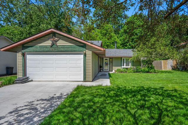 1201 Addison Drive Reynoldsburg, OH House Sold - Photo 1 of 12. Opens carousel modal