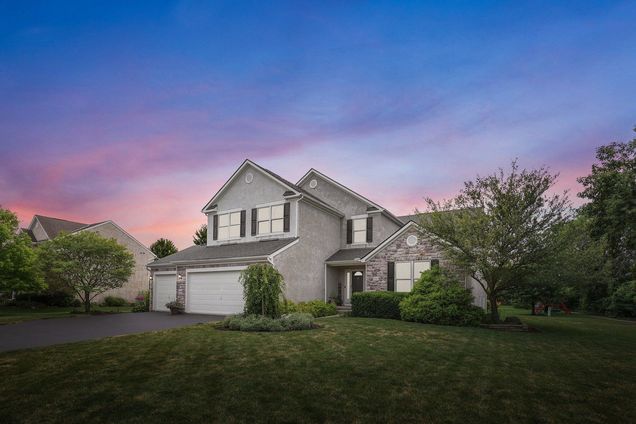 6363 Jeffrelyn Drive Hilliard, OH House Sold - Photo 1 of 41. Opens carousel modal