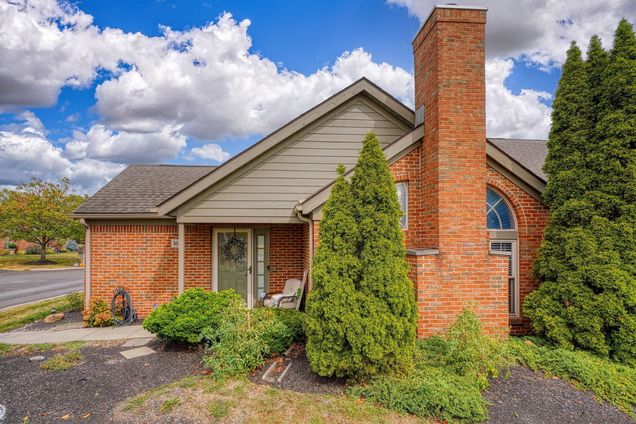 3618 Hunters Crossing Drive Grove City, OH Condo Sold - Photo 1 of 30. Opens carousel modal