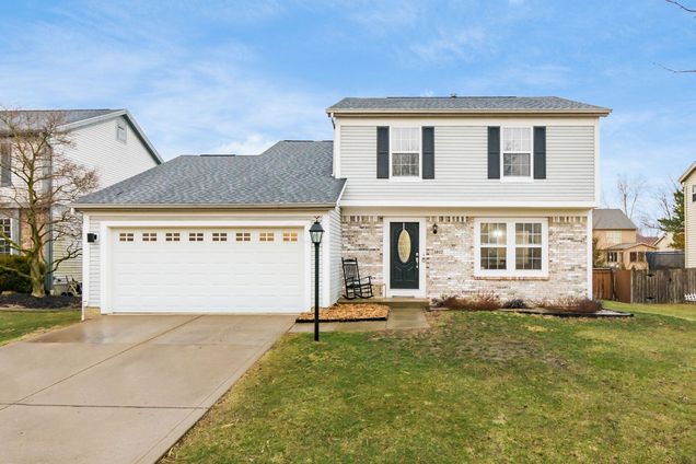 3802 Pleasantbrook Drive Hilliard, OH House Sold - Photo 1 of 35. Opens carousel modal