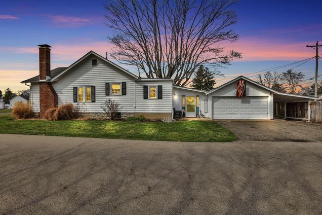 1014 Lawnview Avenue Newark, OH House Sold - Photo 1 of 52. Opens carousel modal