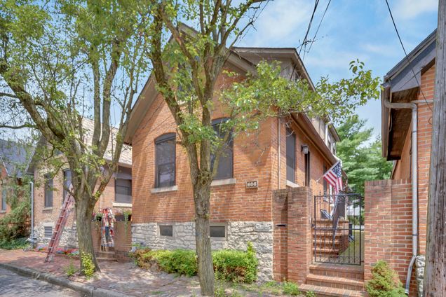 606 S 9th Street