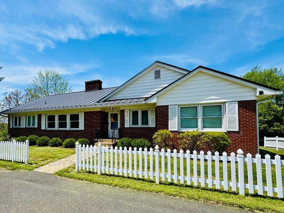 95 Sunset Drive