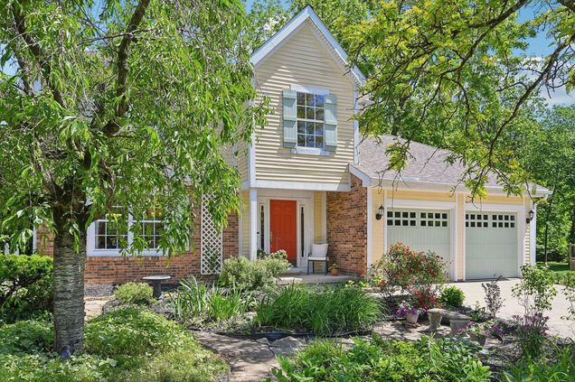 1560 Deer Crossing Lane Worthington, OH House Sold - Photo 1 of 27. Opens carousel modal