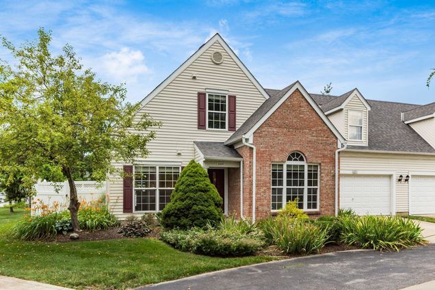 8699 Lazelle Commons Drive Lewis Center, OH Condo Active - Photo 1 of 33. Opens carousel modal