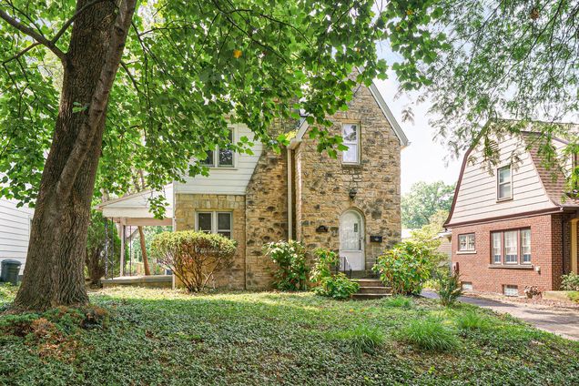 117 Chatham Road Columbus, OH House Active - Photo 1 of 37. Opens carousel modal