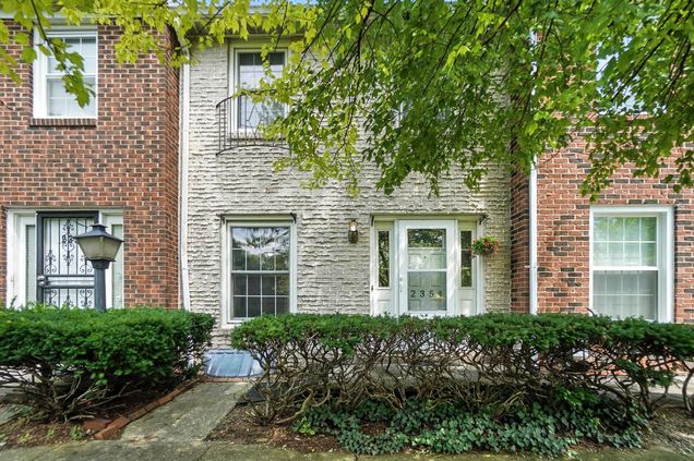 2354 Hardesty Court Unit JA6 Columbus, OH Condo Active - Photo 1 of 31. Opens carousel modal