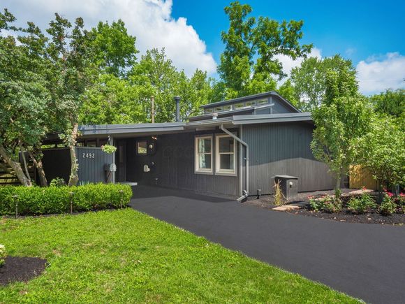 2492 Edgevale Road Columbus, OH House Active - Photo 1 of 39. Opens carousel modal