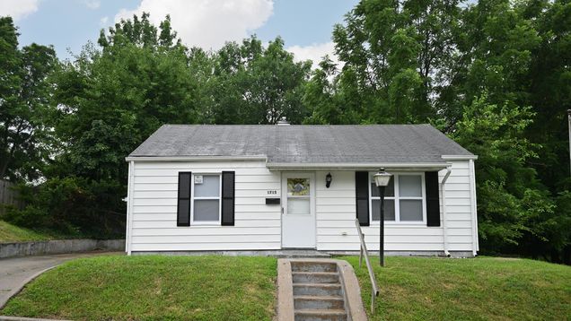1715 Summit Street Springfield, OH House Active - Photo 1 of 29. Opens carousel modal