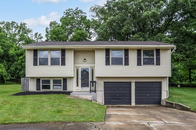 2630 Saugus Circle Columbus, OH House Active - Photo 1 of 38. Opens carousel modal