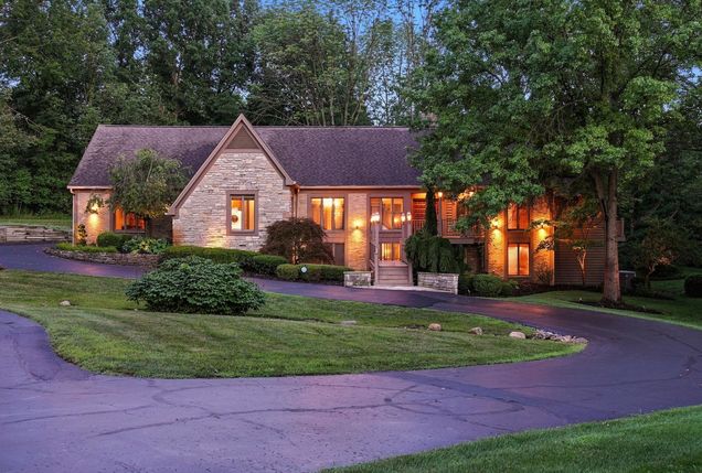 1636 Windway Court Blacklick, OH House Active - Photo 1 of 70. Opens carousel modal