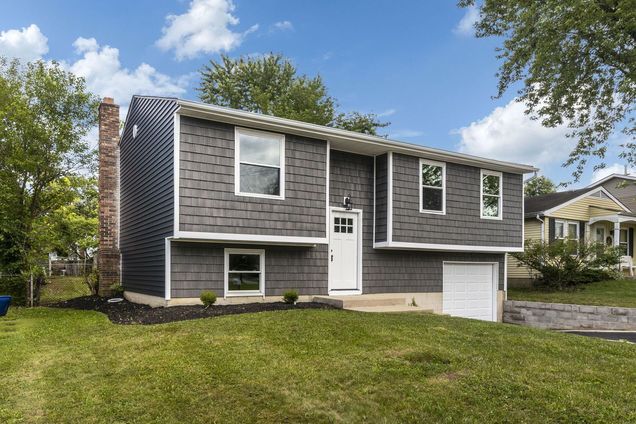 2110 Jade Street Grove City, OH House Active - Photo 1 of 31. Opens carousel modal