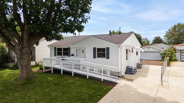 309 Ziegler Avenue Columbus, OH House Active - Photo 1 of 37. Opens carousel modal
