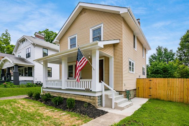 219 E Como Avenue Columbus, OH House Active - Photo 1 of 33. Opens carousel modal
