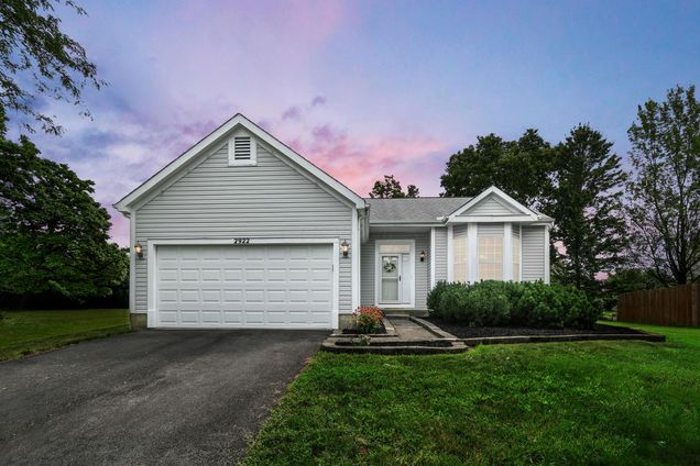 2922 Princeville Drive Pickerington, OH House Active - Photo 1 of 26. Opens carousel modal