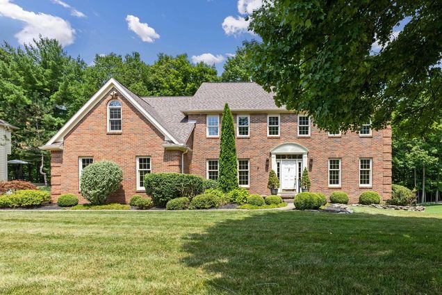 5830 Rothesay Court Dublin, OH House Active - Photo 1 of 64. Opens carousel modal