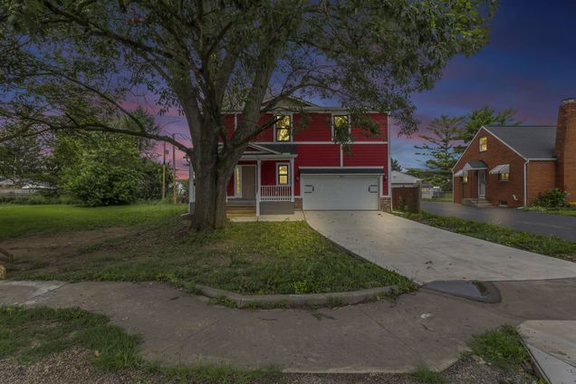 286 Southgate Drive Columbus, OH House Active - Photo 1 of 53. Opens carousel modal