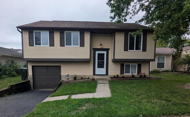 3137 Dewbourne Drive Reynoldsburg, OH House Active - Photo 1 of 18. Opens carousel modal