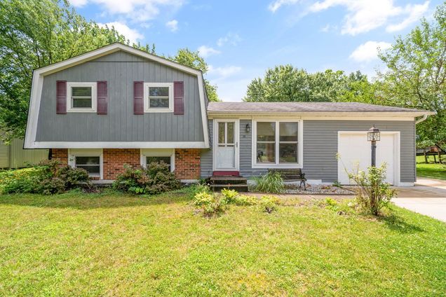 19 Lynette Drive Pickerington, OH House Active - Photo 1 of 40. Opens carousel modal