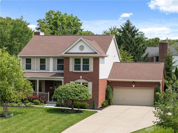 1027 W Bridlepath Lane