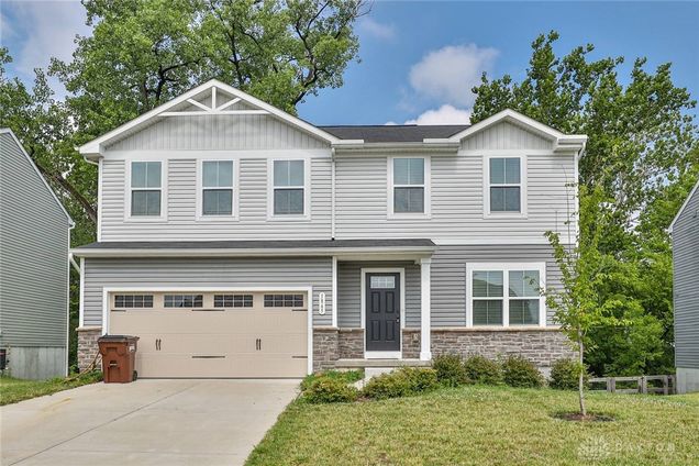 5865 Woodcreek Drive Middletown, OH House Active - Photo 1 of 38. Opens carousel modal